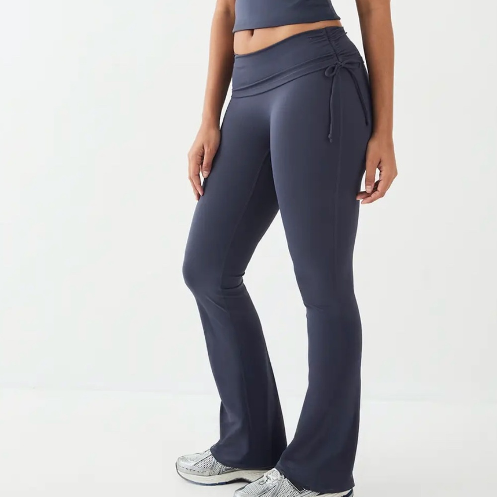 Boohoo - Blue DSGN Studio Ultra Sculpt Ruched Side Flared Legging